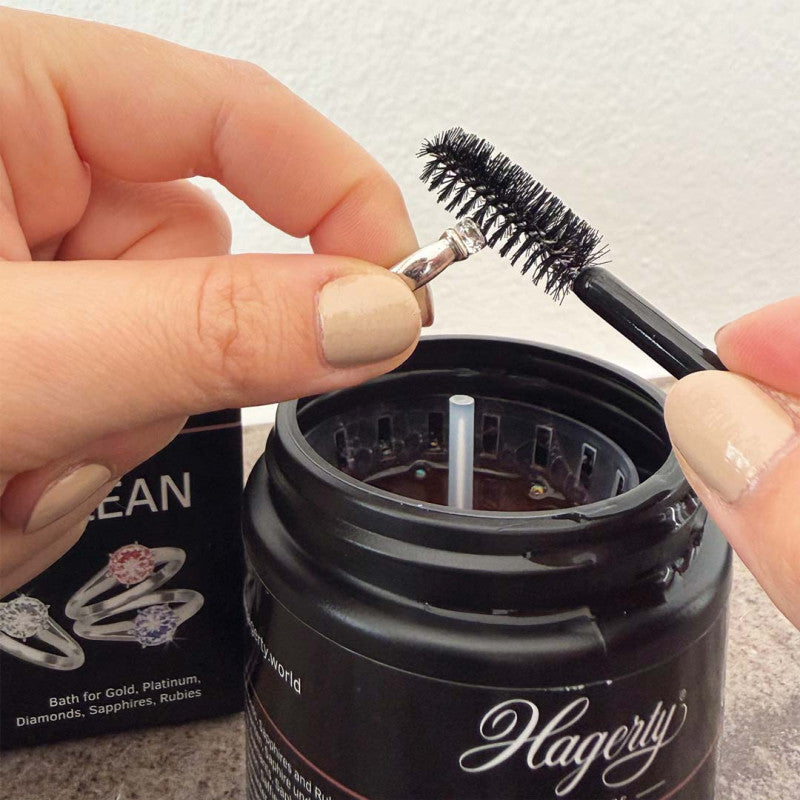 Hagerty jewellery cleaning solution for safely cleaning gold, platinum and gemstone jewellery